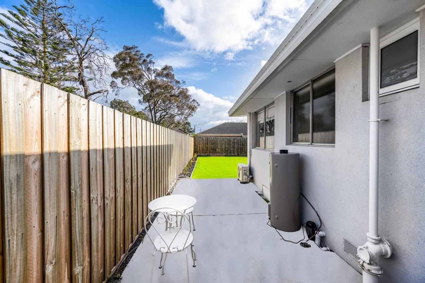 A Private Hideaway With Large Backyard And Carparks Villa Bayswater Exterior photo